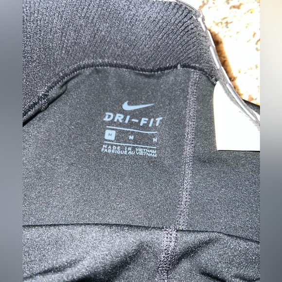 Nike Pro dri fit - Picture 3 of 3